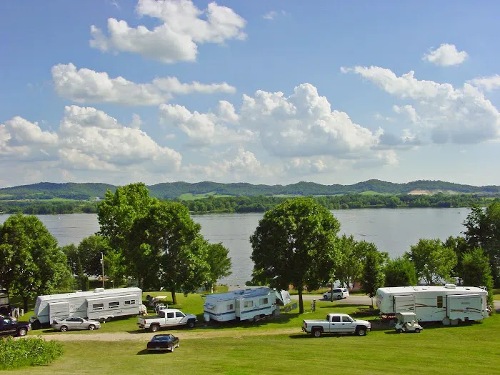 Neshonoc Lakeside Campground Picture 9