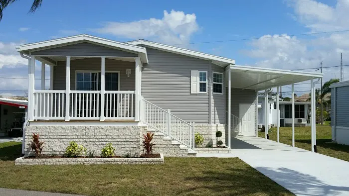 Gateway Mobile Home Park Picture 2