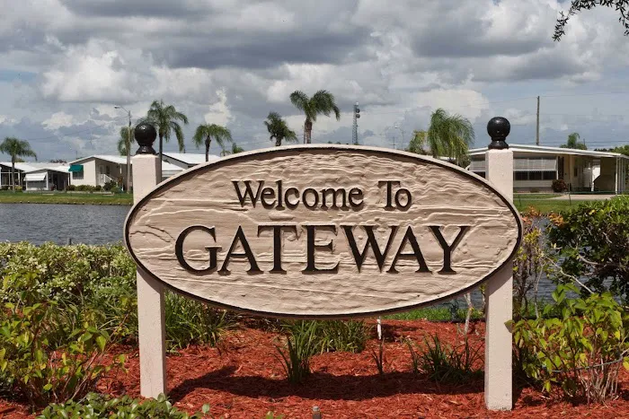 Gateway Mobile Home Park Picture 10