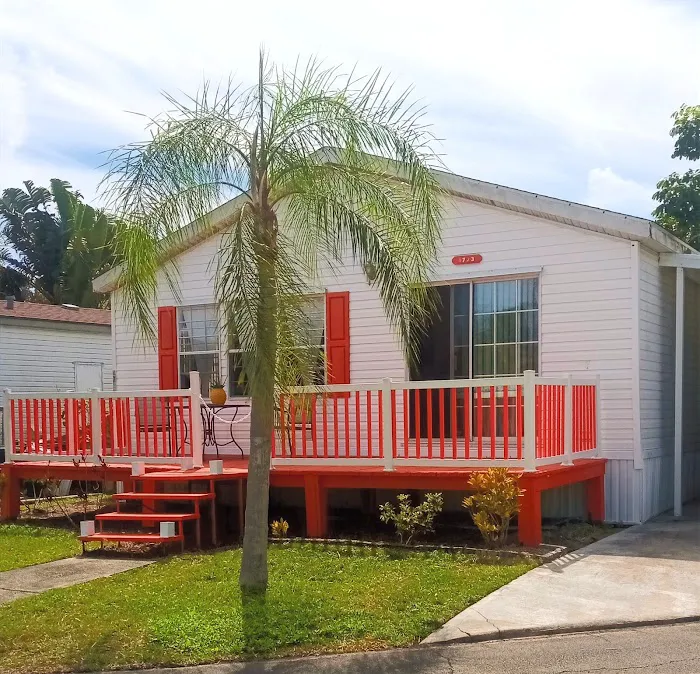 Blue Heron Cottages & Mobile Home Park Picture 10