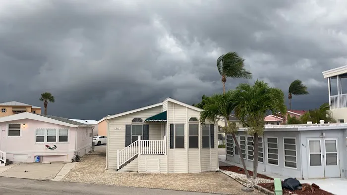 Holiday Out at St Lucie Picture 2