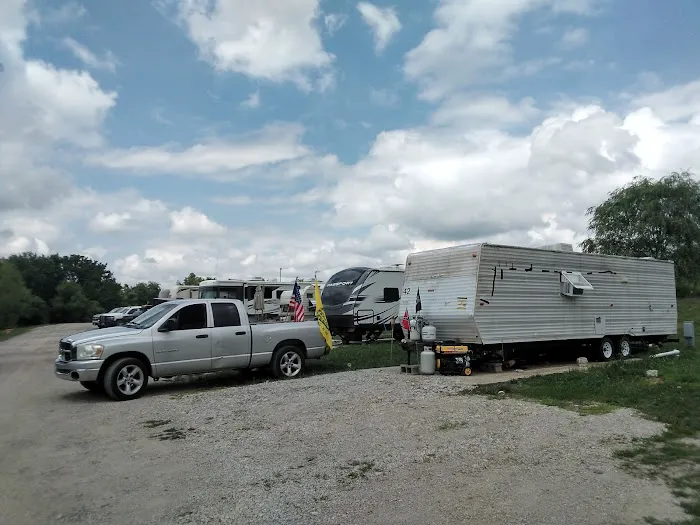 Suncatcher Lake RV Park Picture 9
