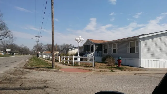 Coachlight West Mobile Home Park Picture 2