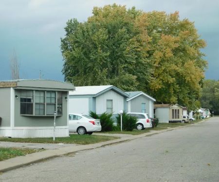 Coachlight West Mobile Home Park