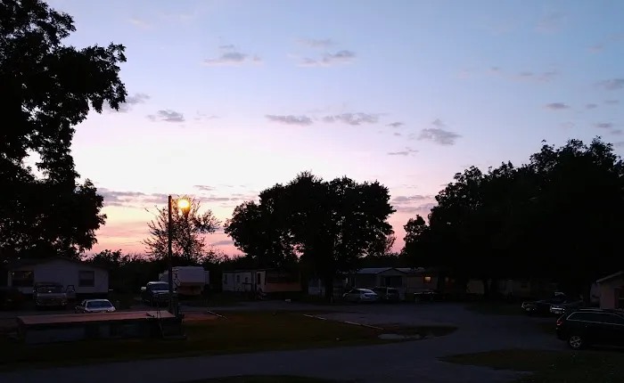 Shady Brooke RV Park Picture 2