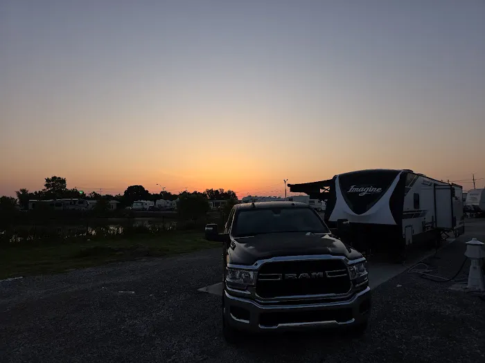 Crosstrails RV Park Picture 2