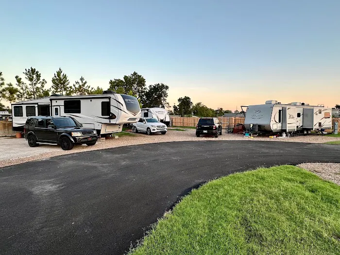 Honcho RV Park Picture 2