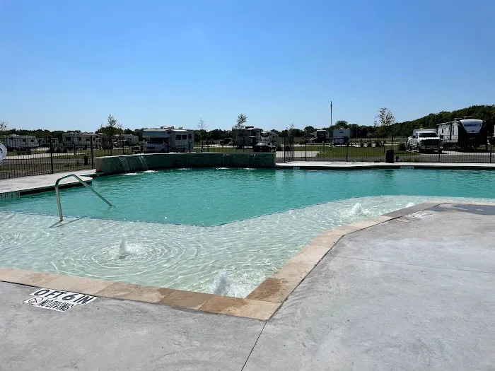 Hidden Grove RV Resort Picture 4