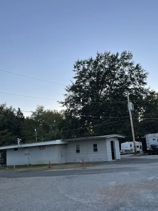 Travelers Camper Park Campground Picture 4