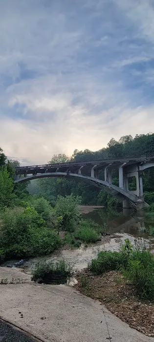 Round Spring Campground Picture 8