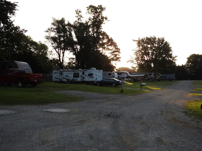 Country Hollow RV Park & Campground Picture 1