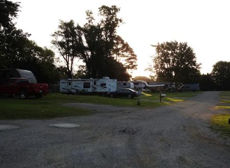 Country Hollow RV Park & Campground