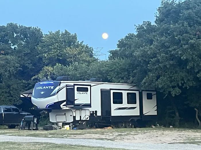 Rolling Stone Stables and RV Park Picture 1