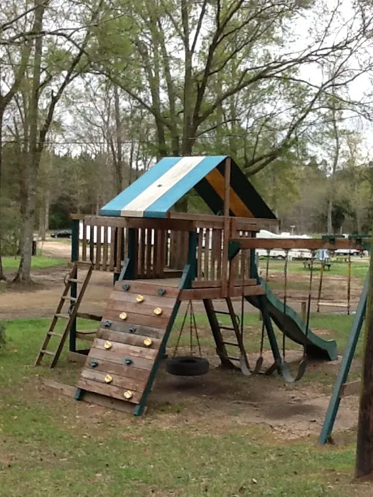 Shady Cove RV Park Picture 7