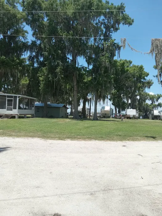 Cypress Isle RV Park & Marina Picture 5
