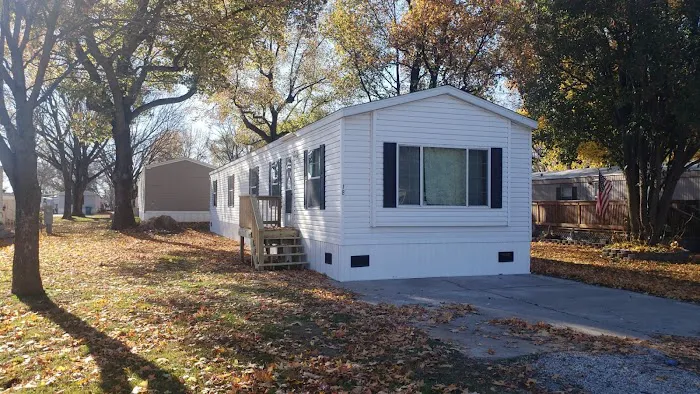 Lepere Mobile Home Village Picture 5
