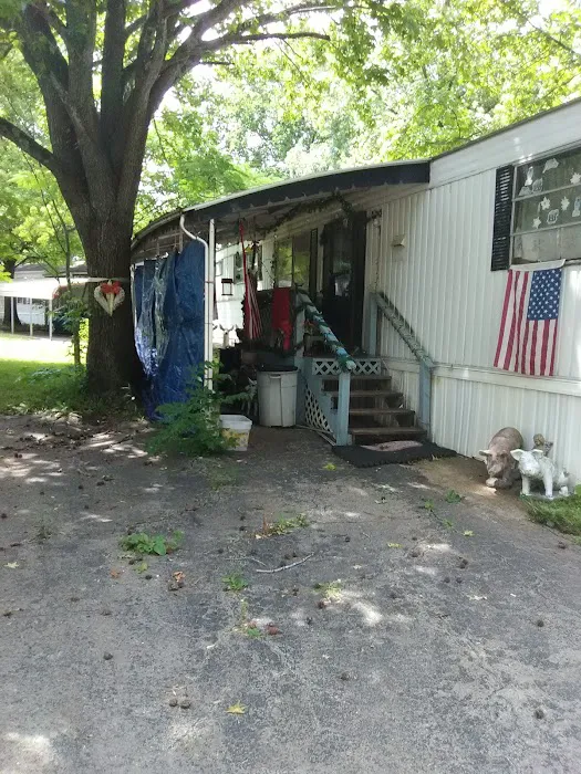 East Gate Trailer Court Inc Picture 2