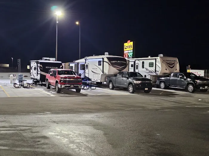 Love's RV Hookup Picture 3