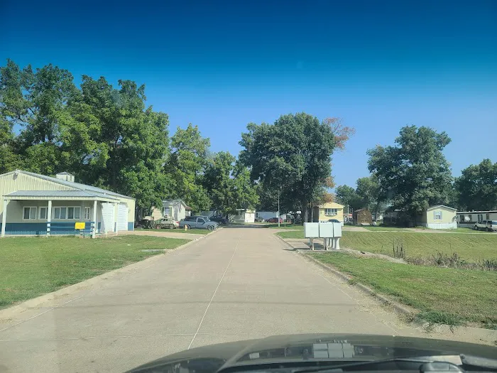 Sandel Mobile Home Park Picture 4