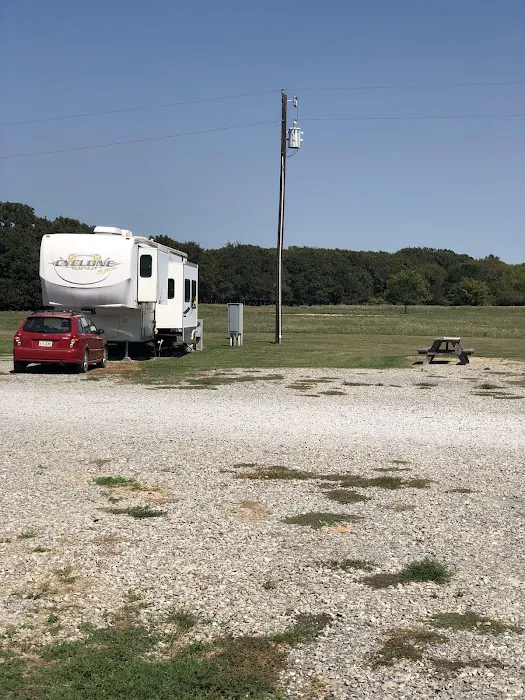 Lake Country RV Park Picture 2