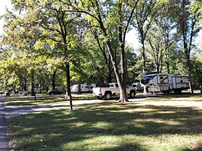 Carlyle Lake Dam West Campground Picture 7