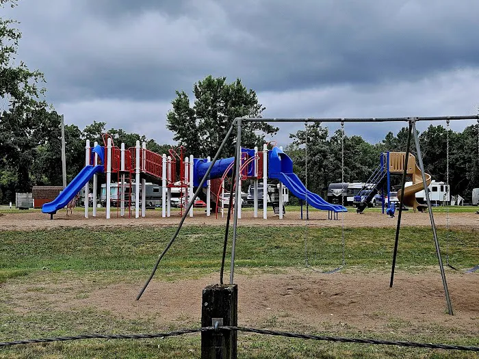 Veterans Memorial Campground Picture 2
