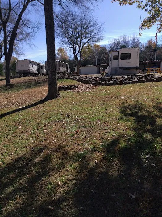 Lone Oak RV Park Picture 2