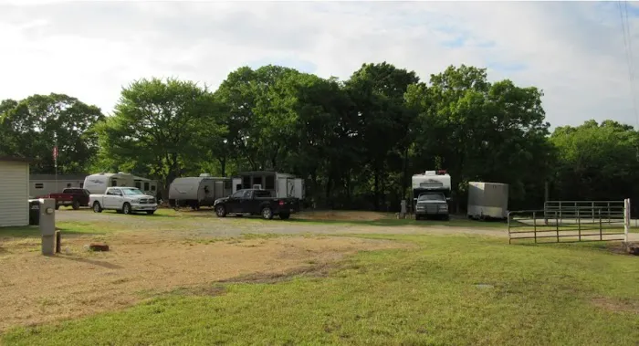 Lone Oak RV Park Picture 8