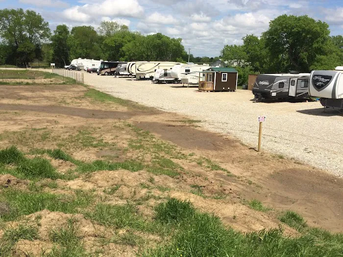 Green Acres RV Park Picture 3
