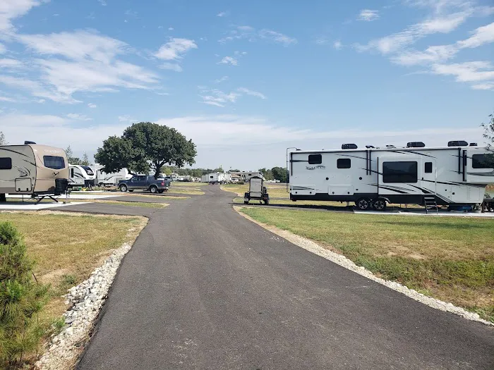 LakeTexoma HillTop RV Resort Picture 4