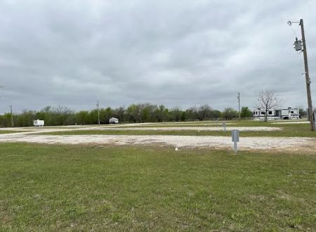 Hwy 70 RV Park and Storage - Madill