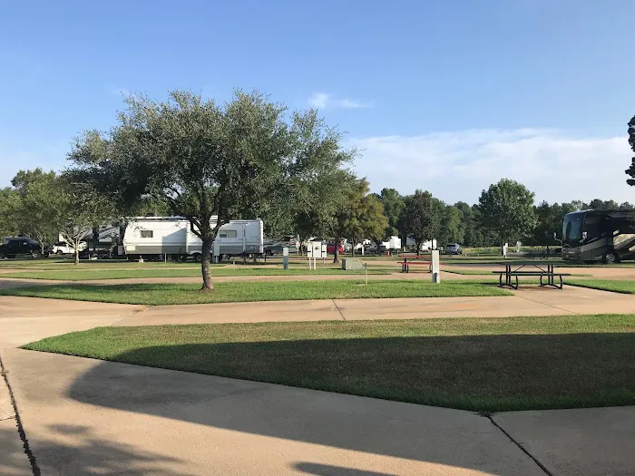 Shady Pines RV Park Picture 9