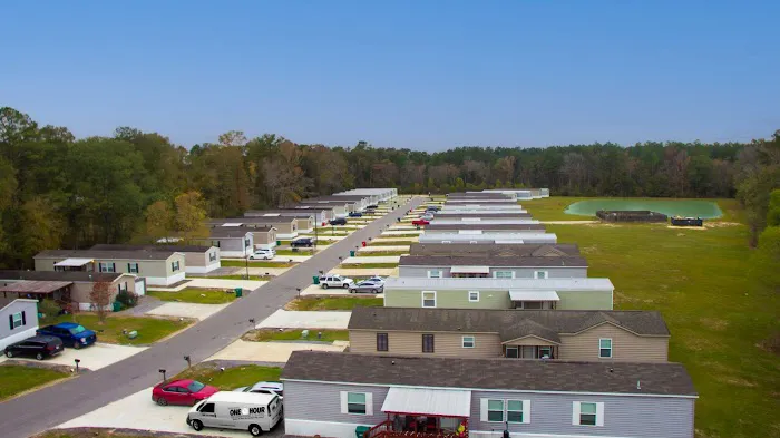 Courtney Run Mobile Home Park Picture 7