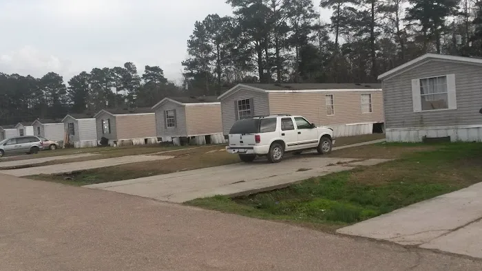 Denham Springs Mobile Home Park Picture 4