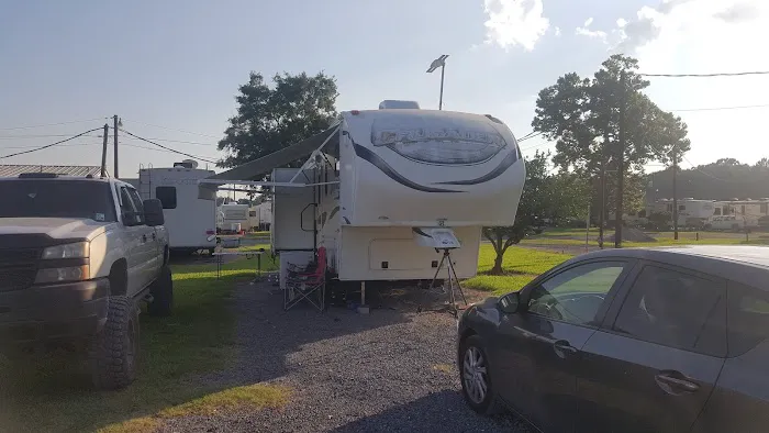 Colonial RV Park Picture 7