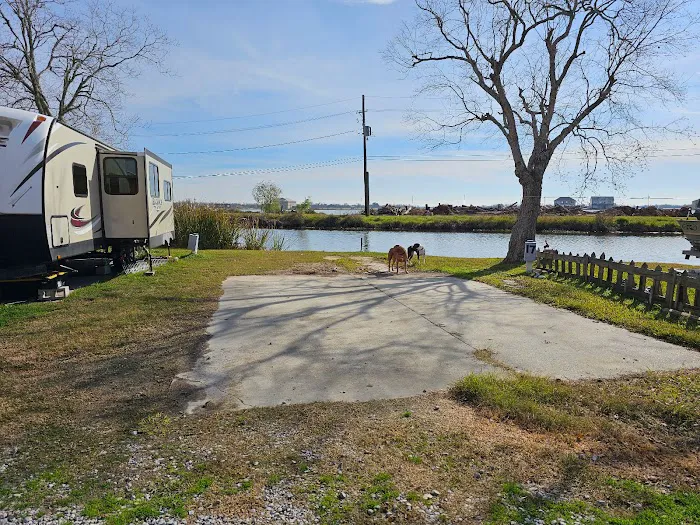 Vanacor’s RV Campground & Apartments Picture 5