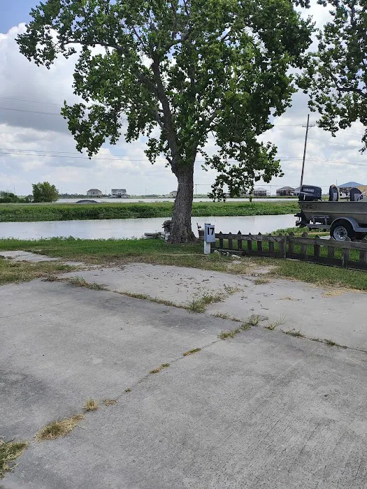 Vanacor’s RV Campground & Apartments Picture 7