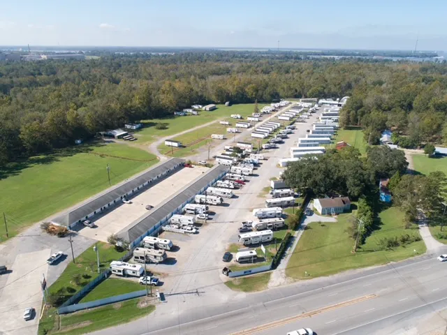 R & S Mobile Home & RV Park Picture 3