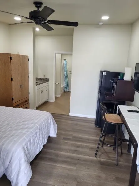 R & S Mobile Home & RV Park Picture 4