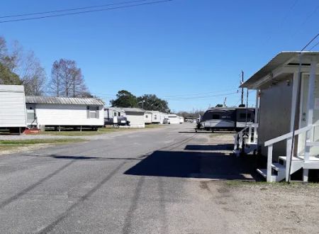 R & S Mobile Home & RV Park