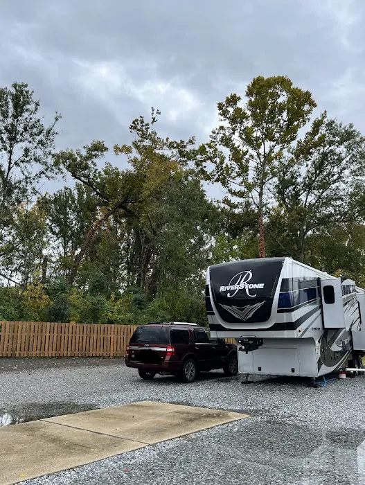 Hidden Oaks RV Park Picture 5