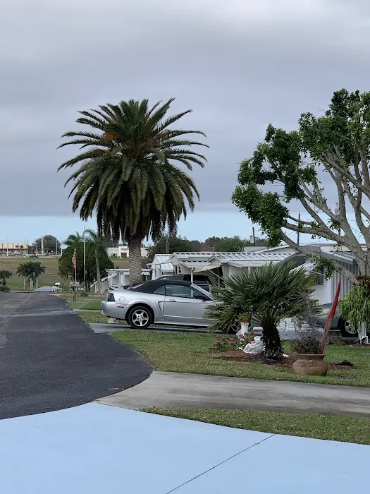Lake Garden Mobile Home Park Picture 1