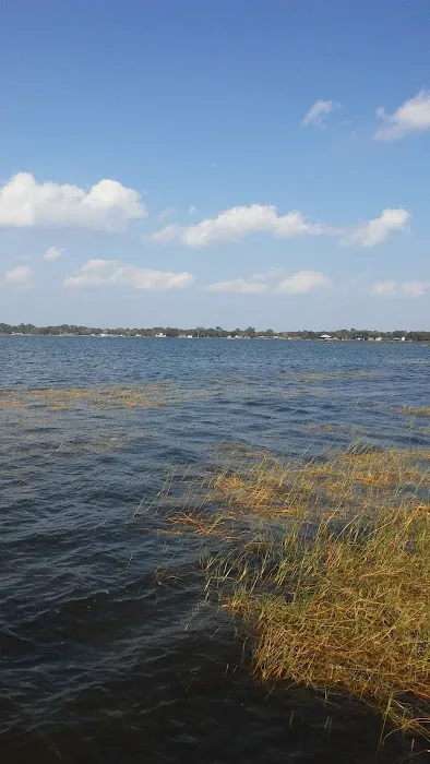 Lake Garden Mobile Home Park Picture 3
