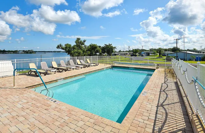 Paradise Village Mobile Home Park Picture 8