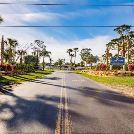 Sunshine MH & RV Resort Picture 6