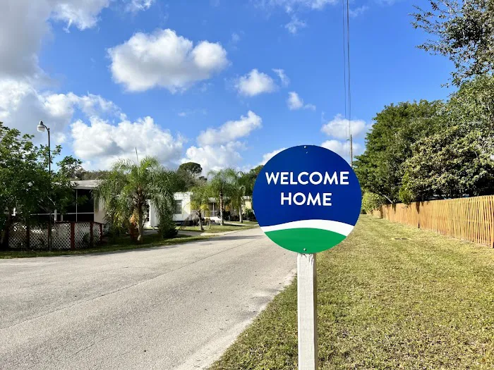 Royal Palm Mobile Home Park Picture 3