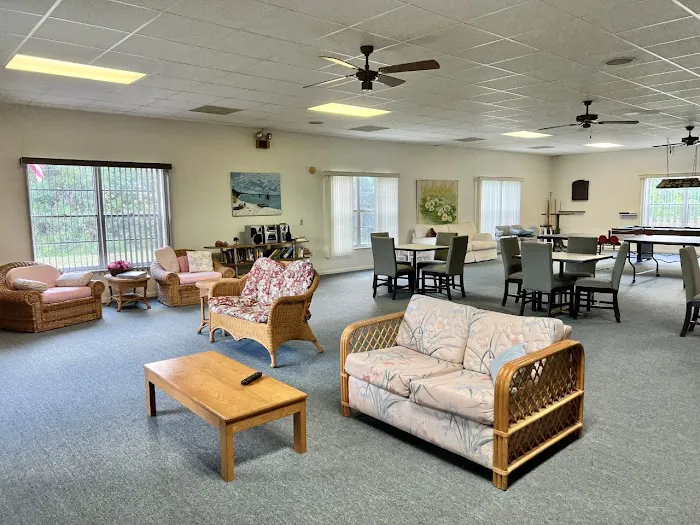 Royal Palm Mobile Home Park Picture 9