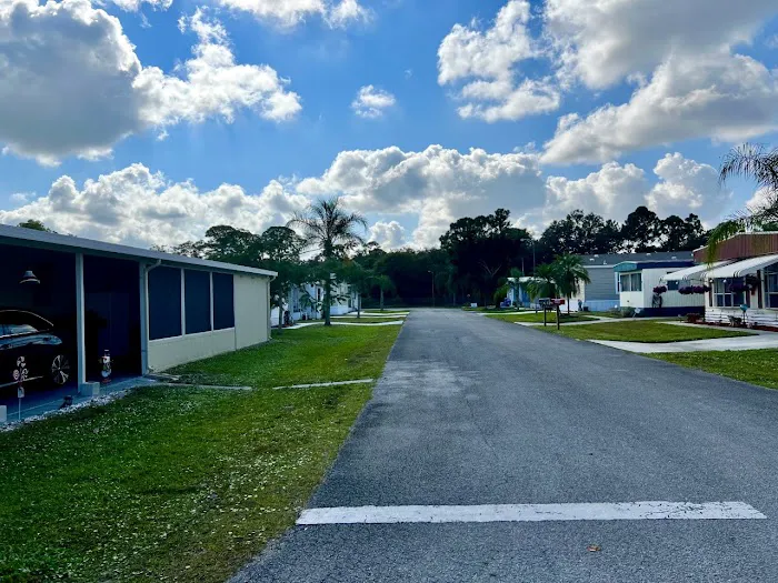 Royal Palm Mobile Home Park Picture 6