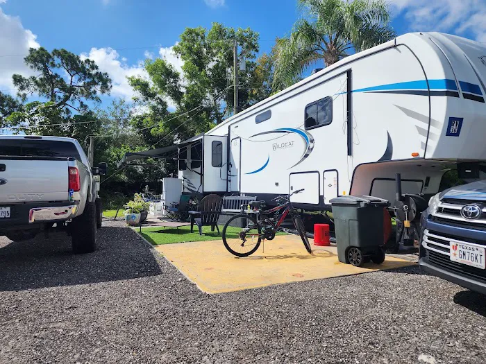 Twin Rivers RV & Mobile Home Park Picture 7