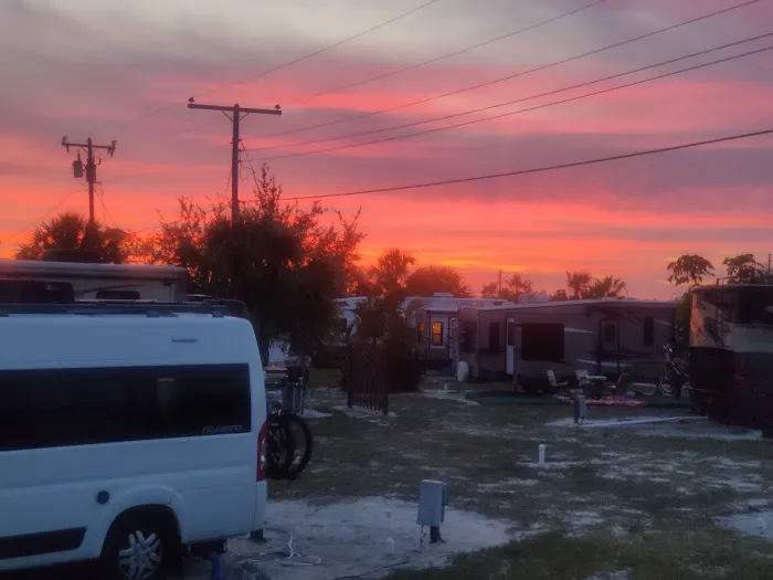 Floridays RV Park Picture 5